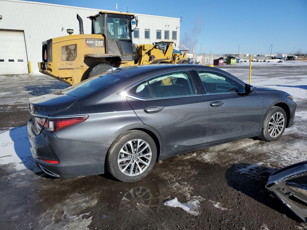 Photo 2 VIN: 58ADZ1B16NU132008 - LEXUS ES 