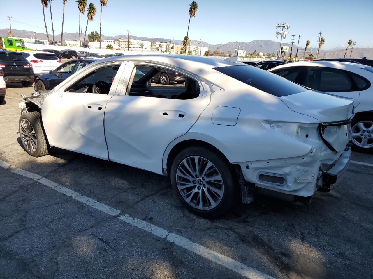 Photo 1 VIN: 58ADZ1B17LU071751 - LEXUS ES 