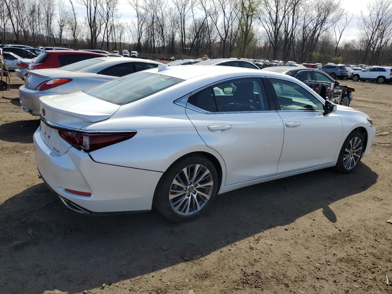 Photo 2 VIN: 58ADZ1B17MU084193 - LEXUS ES 