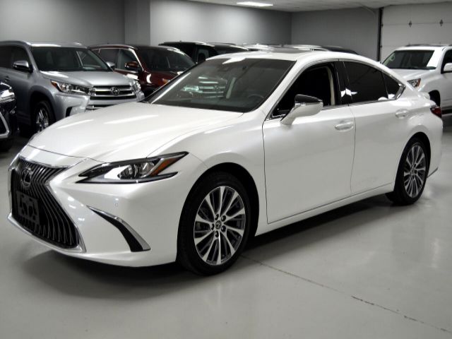 Photo 1 VIN: 58ADZ1B17MU094979 - LEXUS ES 