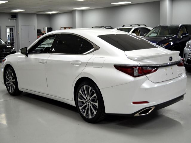 Photo 2 VIN: 58ADZ1B17MU094979 - LEXUS ES 