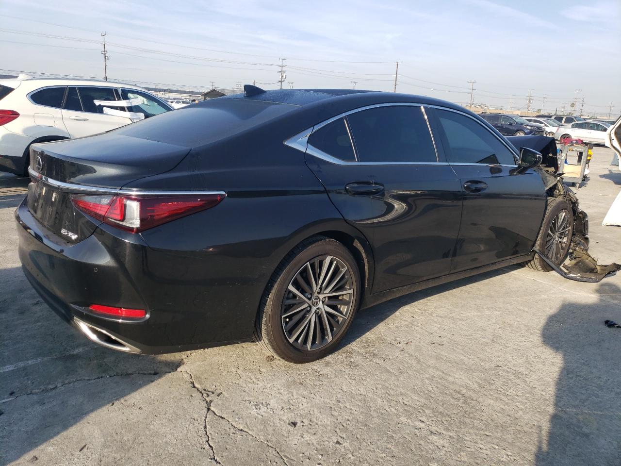 Photo 2 VIN: 58ADZ1B17NU139033 - LEXUS ES 