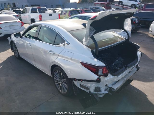 Photo 2 VIN: 58ADZ1B18LU060631 - LEXUS ES 