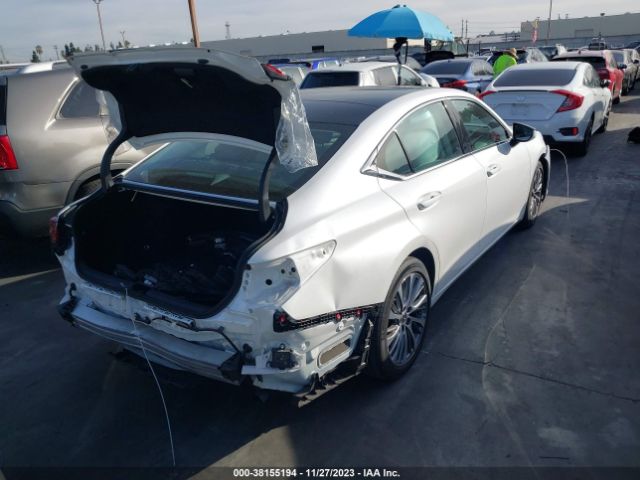 Photo 3 VIN: 58ADZ1B18LU060631 - LEXUS ES 