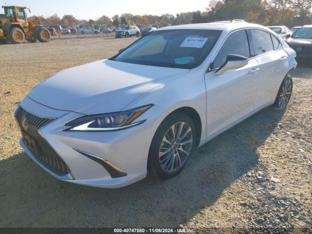 Photo 1 VIN: 58ADZ1B19MU083661 - LEXUS ES 