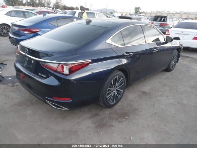 Photo 3 VIN: 58ADZ1B19RU182102 - LEXUS ES 