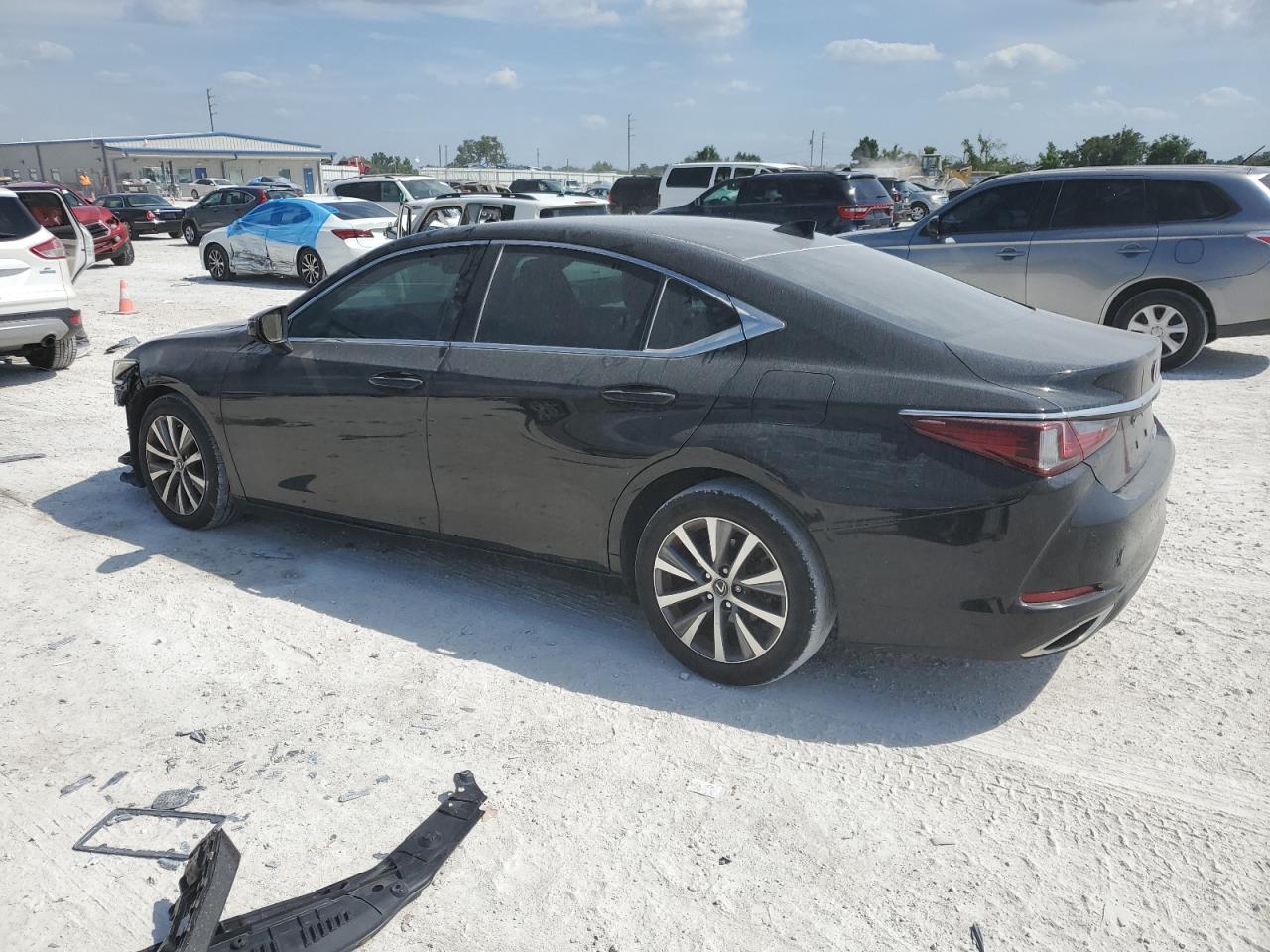 Photo 1 VIN: 58ADZ1B1XLU060856 - LEXUS ES 