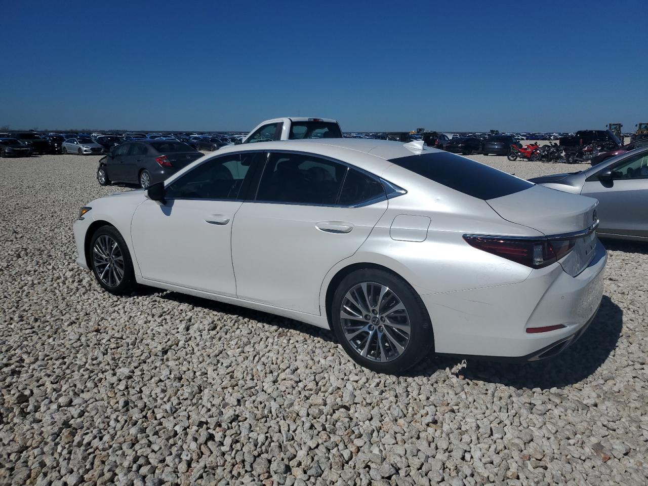 Photo 1 VIN: 58ADZ1B1XLU079293 - LEXUS ES 