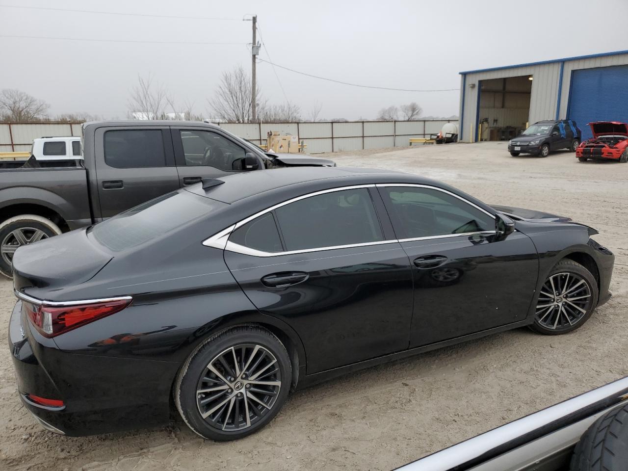 Photo 2 VIN: 58ADZ1B1XNU118080 - LEXUS ES 