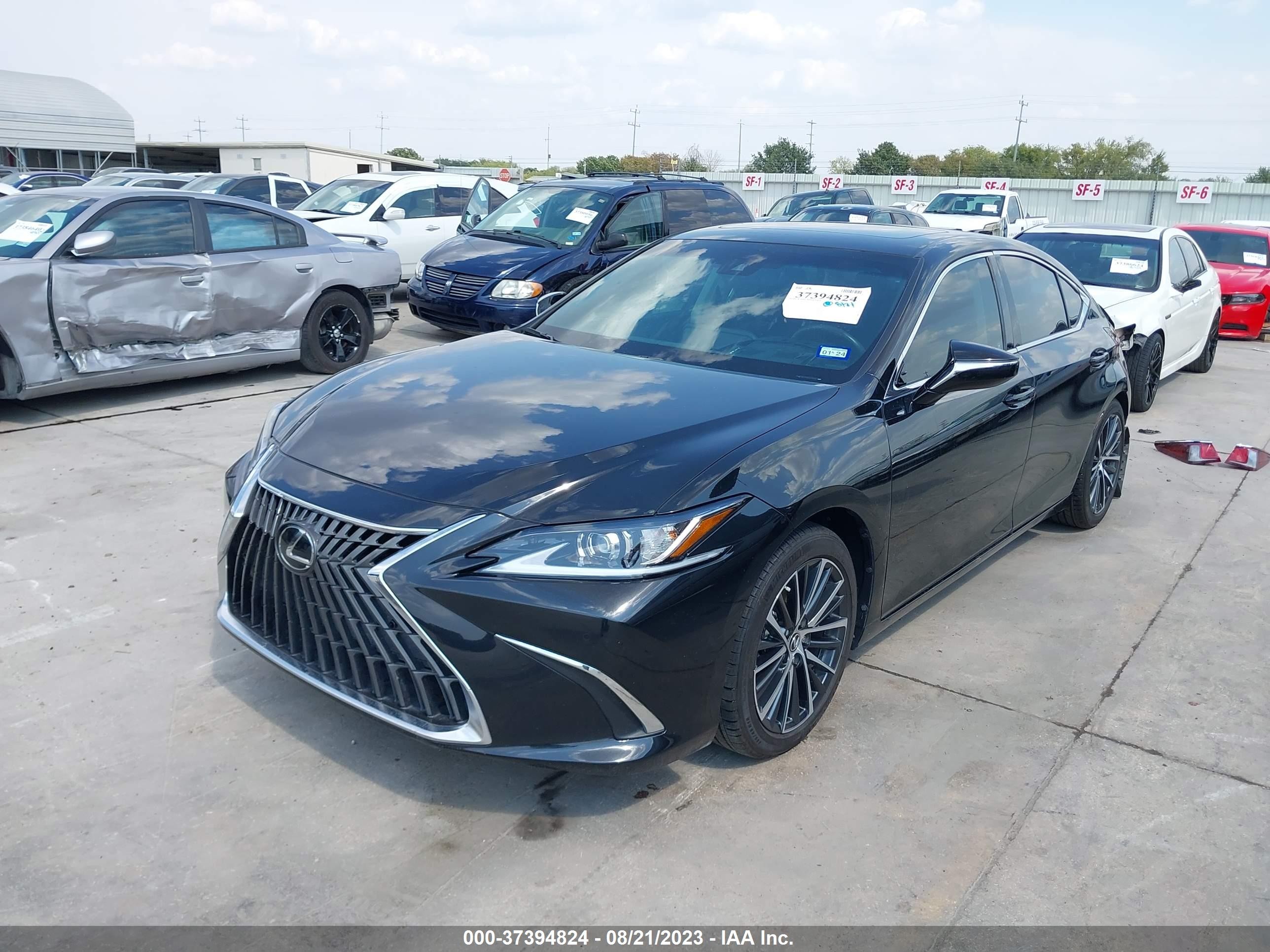 Photo 1 VIN: 58ADZ1B1XNU119679 - LEXUS ES 