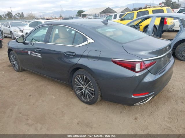 Photo 2 VIN: 58ADZ1B1XRU184294 - LEXUS ES 