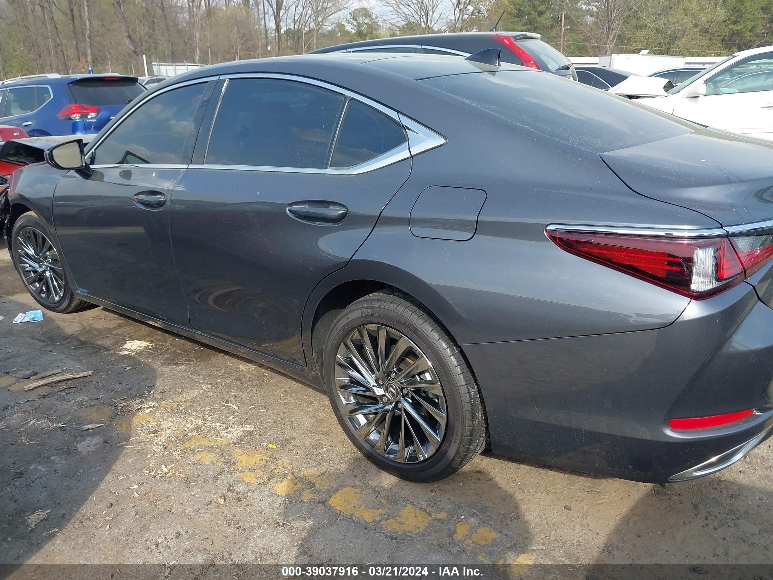 Photo 13 VIN: 58AEZ1B11RU172474 - LEXUS ES 