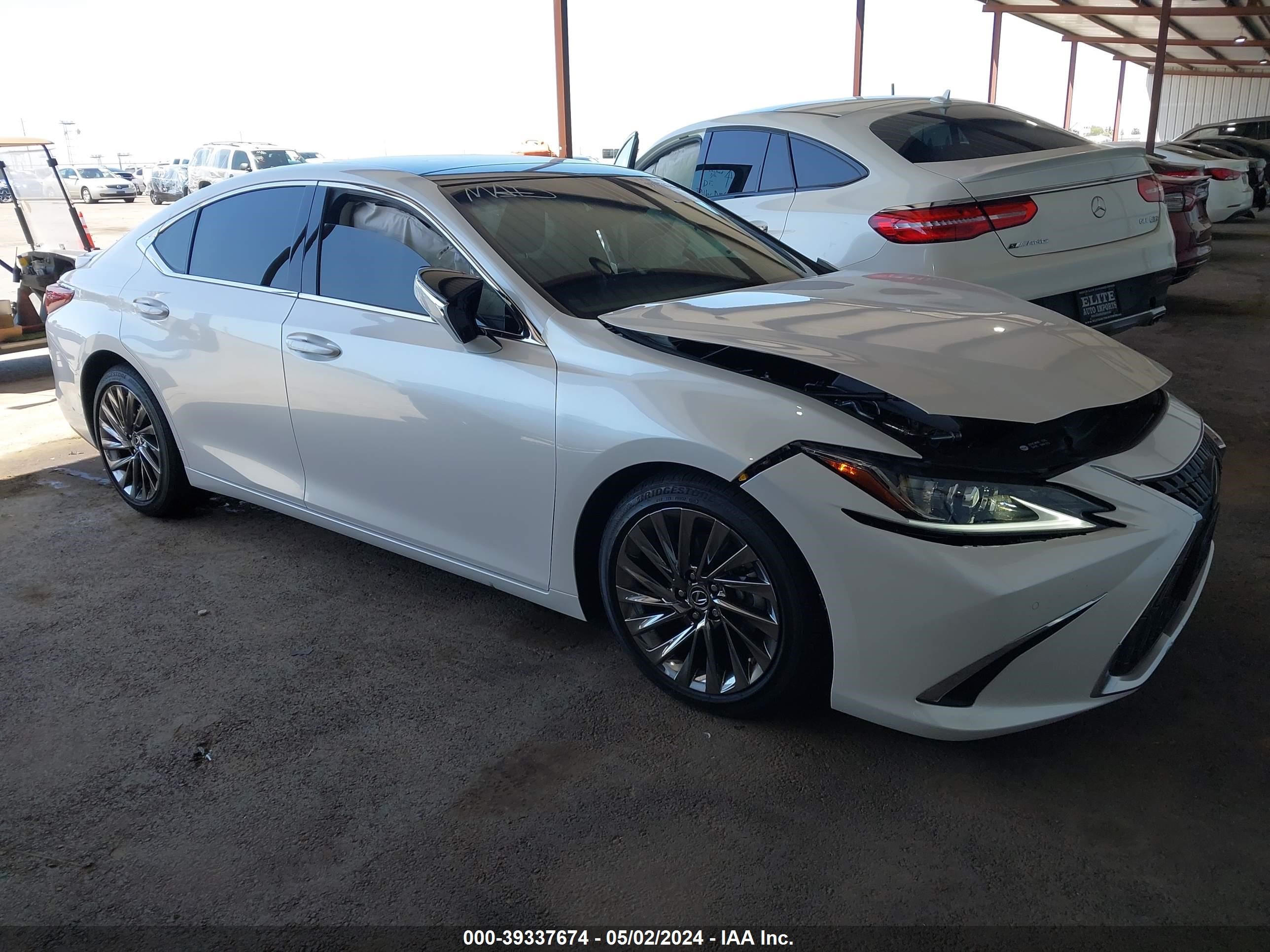 Photo 0 VIN: 58AEZ1B13RU174775 - LEXUS ES 