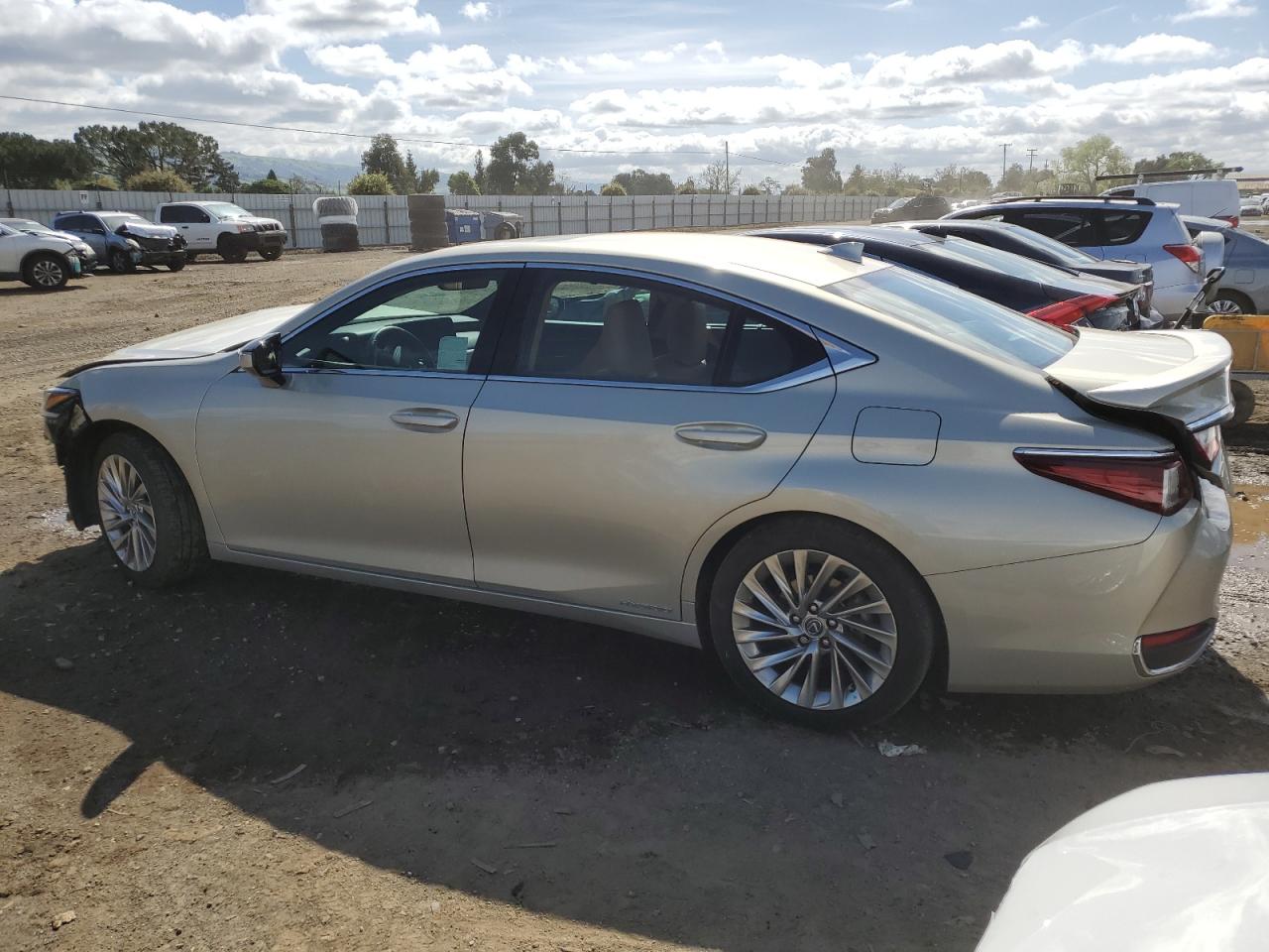 Photo 1 VIN: 58AFA1C12NU016934 - LEXUS ES 