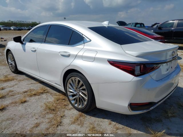 Photo 2 VIN: 58AFA1C13MU010462 - LEXUS ES 