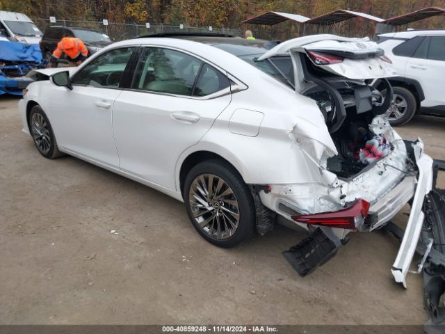 Photo 2 VIN: 58AFZ1B18RU161511 - LEXUS ES 