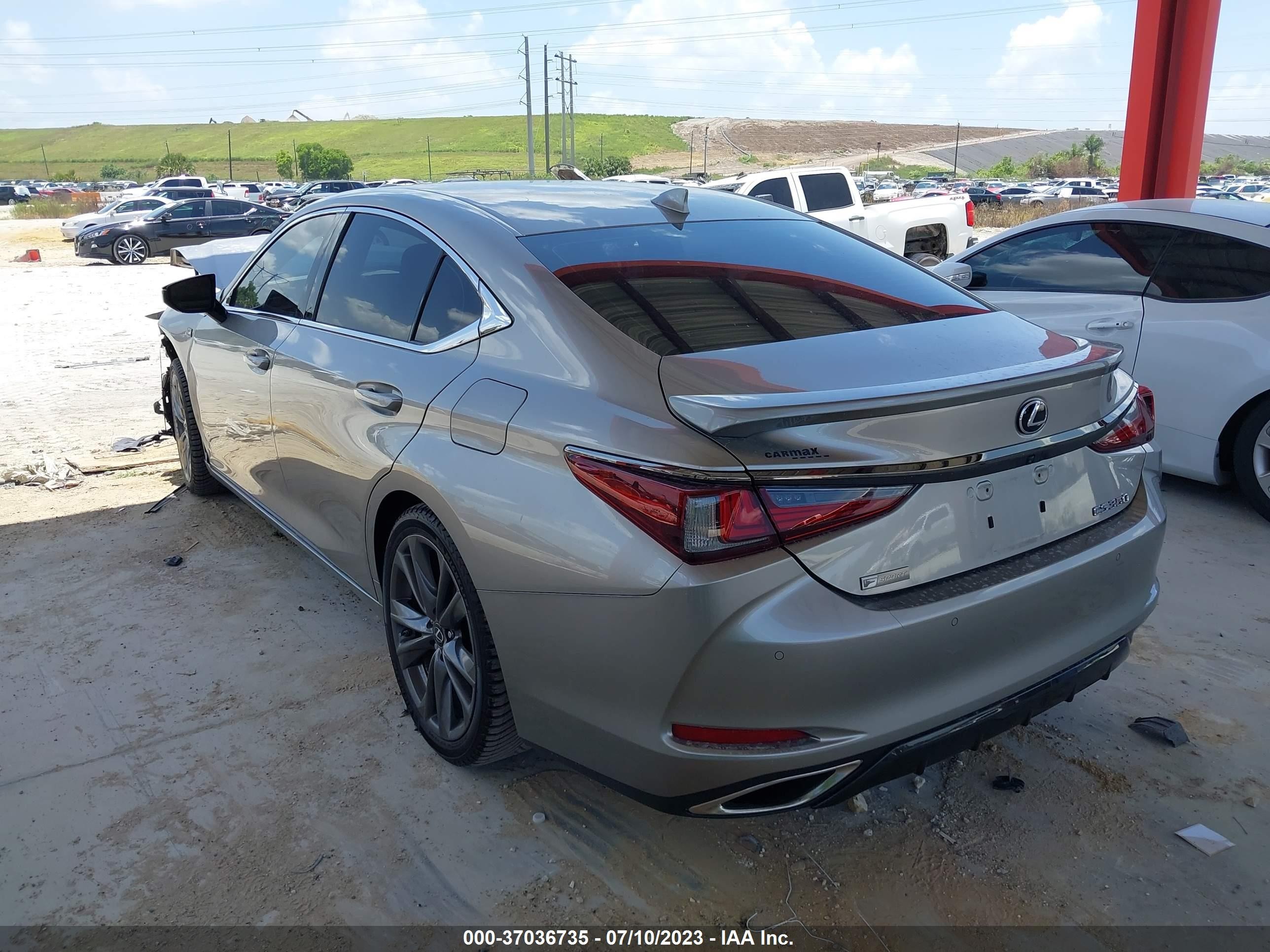 Photo 2 VIN: 58AGZ1B11LU055011 - LEXUS ES 