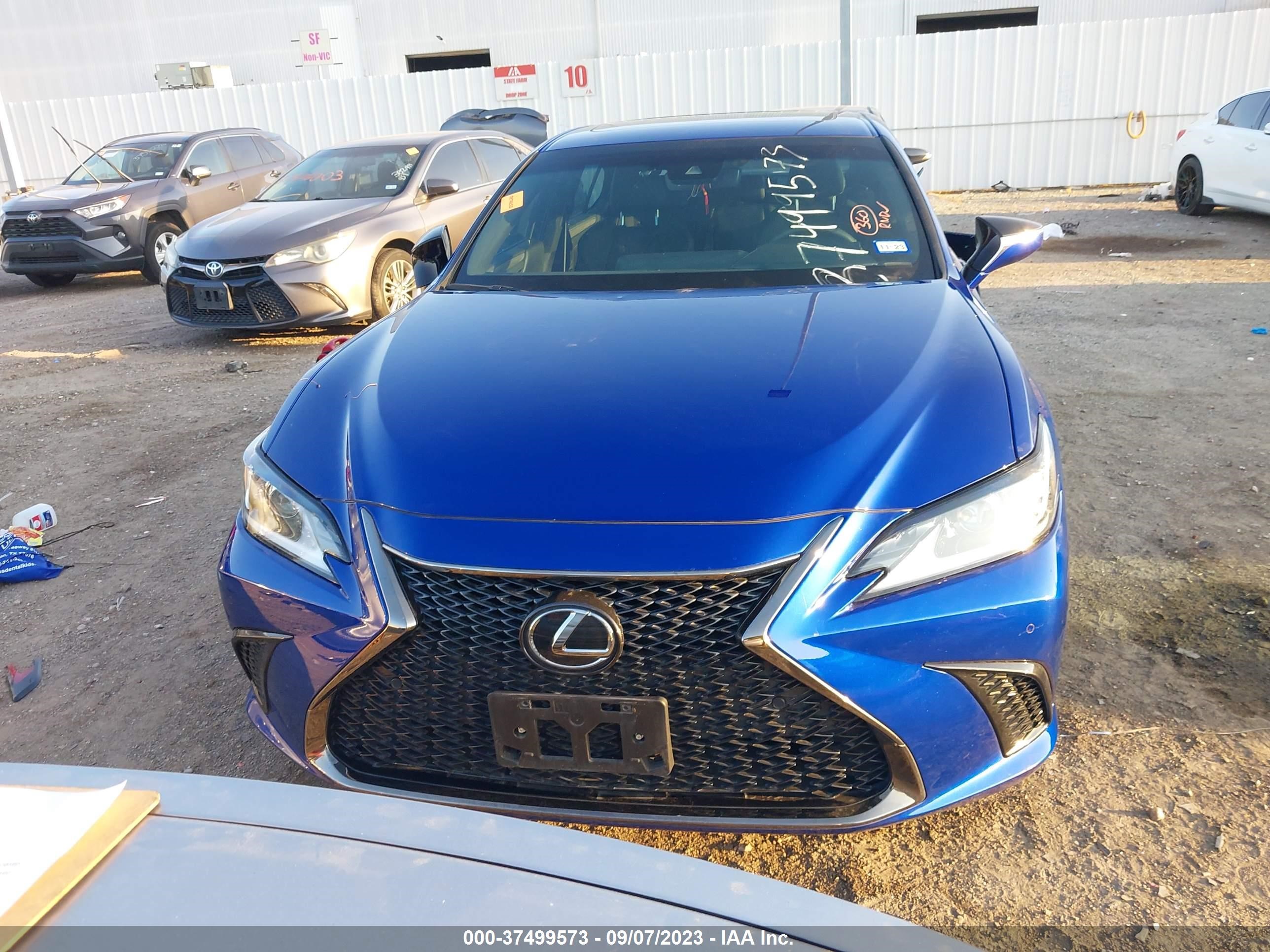 Photo 11 VIN: 58AGZ1B14MU083063 - LEXUS ES 