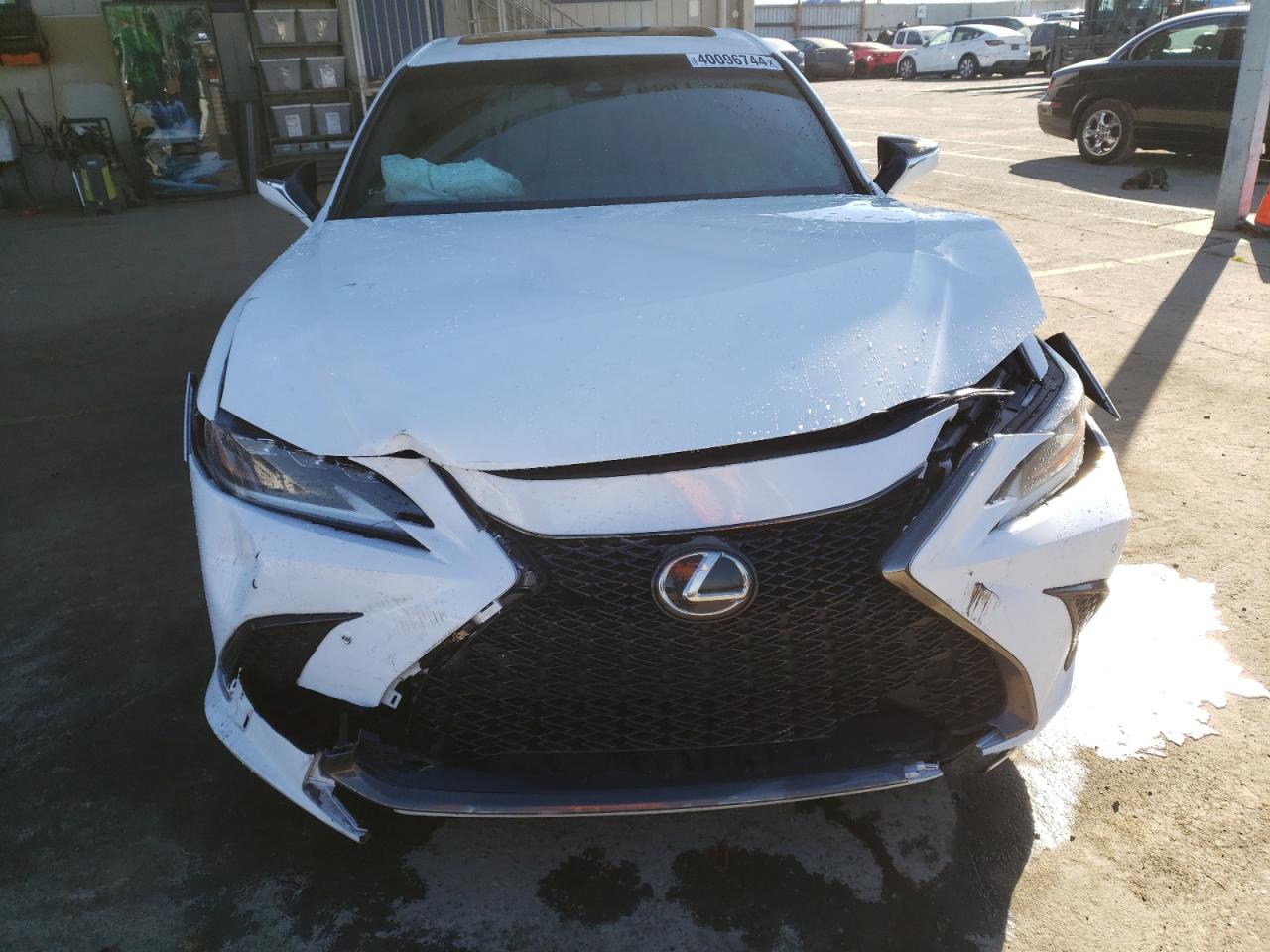 Photo 4 VIN: 58AGZ1B16LU066232 - LEXUS ES 