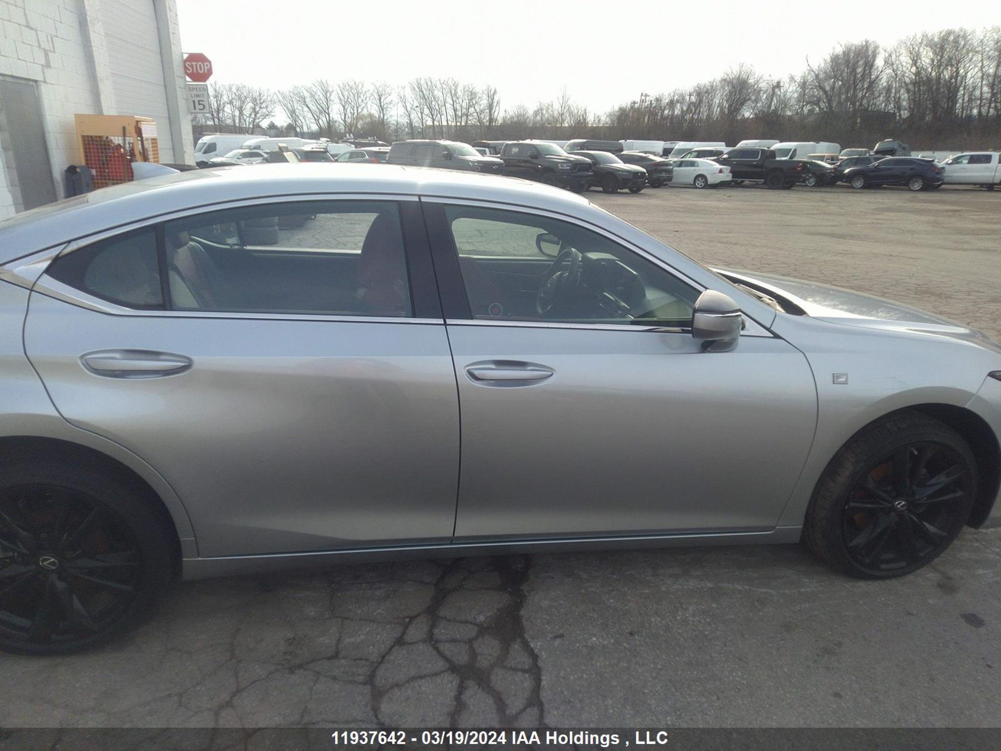 Photo 11 VIN: 58AJZ1B17PU137630 - LEXUS ES 