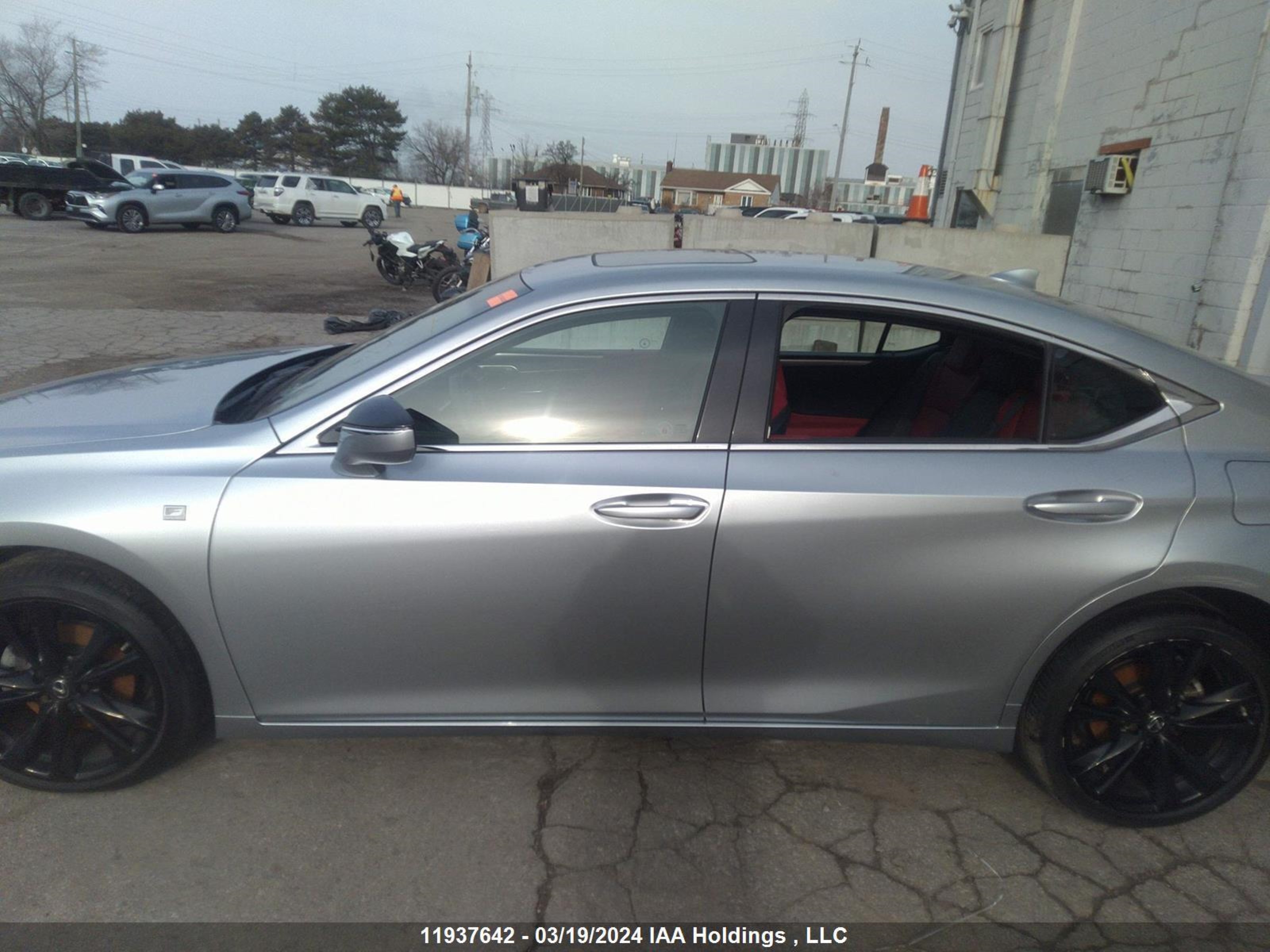 Photo 12 VIN: 58AJZ1B17PU137630 - LEXUS ES 