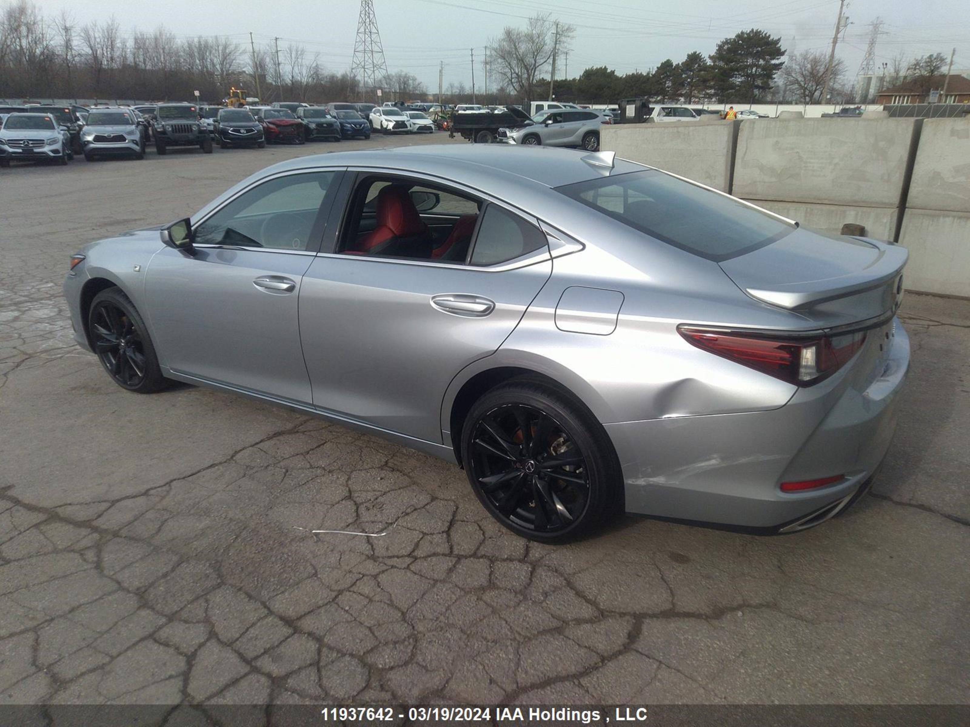 Photo 2 VIN: 58AJZ1B17PU137630 - LEXUS ES 