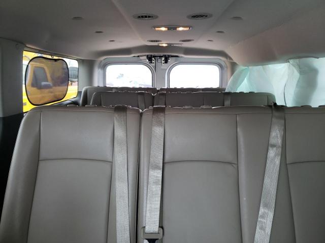 Photo 9 VIN: 5BZAF0AA0JN850225 - NISSAN NV 3500 S 