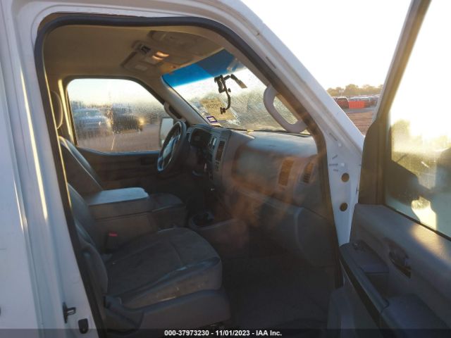 Photo 4 VIN: 5BZAF0AA4DN202536 - NISSAN NV PASSENGER NV3500 HD 