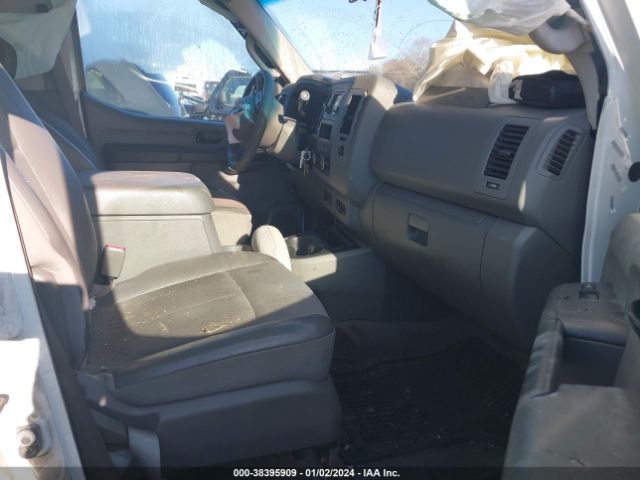 Photo 4 VIN: 5BZAF0AA4EN161844 - NISSAN NV PASSENGER NV3500 HD 