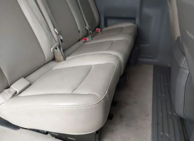 Photo 7 VIN: 5BZAF0AA4HN852067 - NISSAN NV PASSENGER 