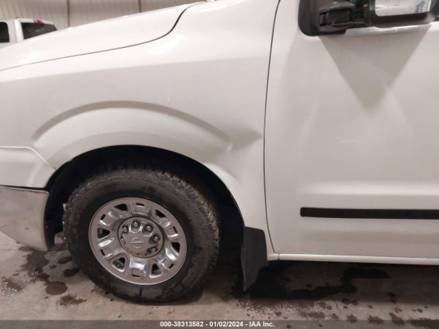 Photo 5 VIN: 5BZAF0AA4KN850701 - NISSAN NV 