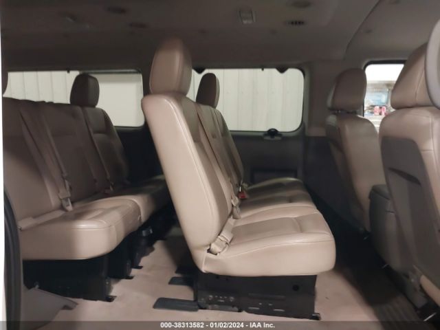 Photo 7 VIN: 5BZAF0AA4KN850701 - NISSAN NV 