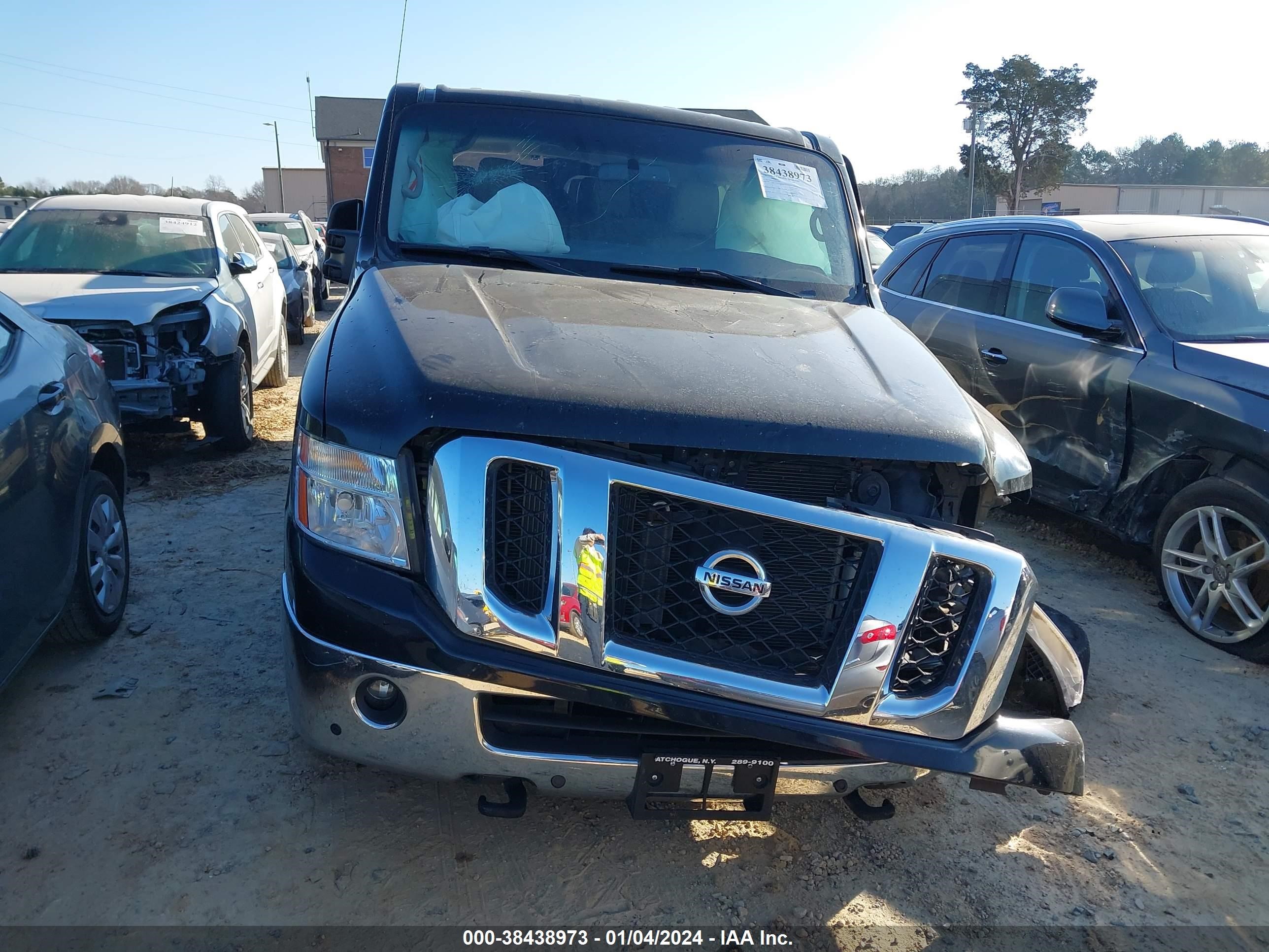 Photo 10 VIN: 5BZAF0AA6HN852099 - NISSAN NV 