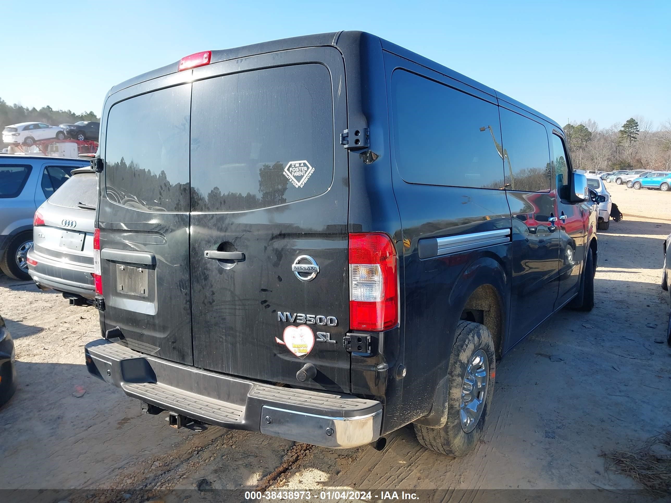 Photo 3 VIN: 5BZAF0AA6HN852099 - NISSAN NV 