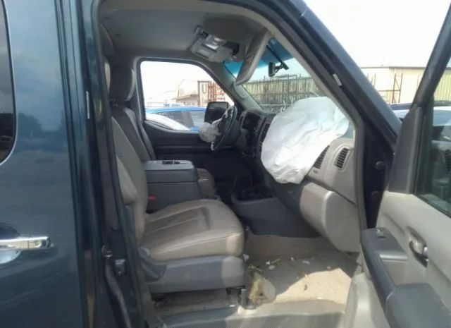 Photo 4 VIN: 5BZAF0AA6JN852948 - NISSAN NV PASSENGER 