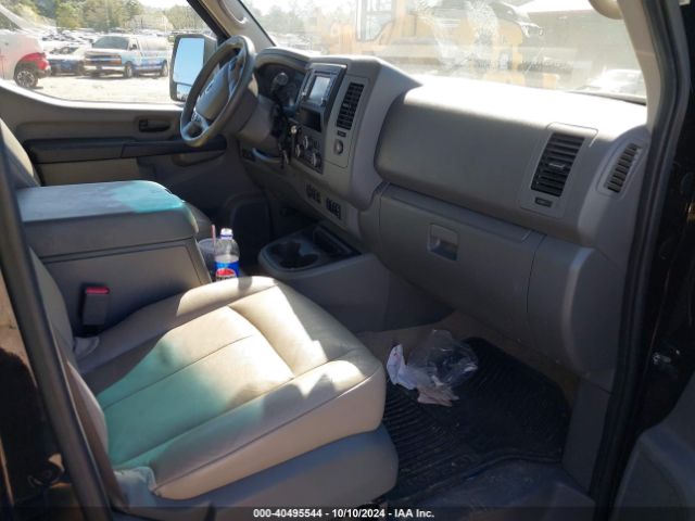 Photo 4 VIN: 5BZAF0AA7JN850321 - NISSAN NV 