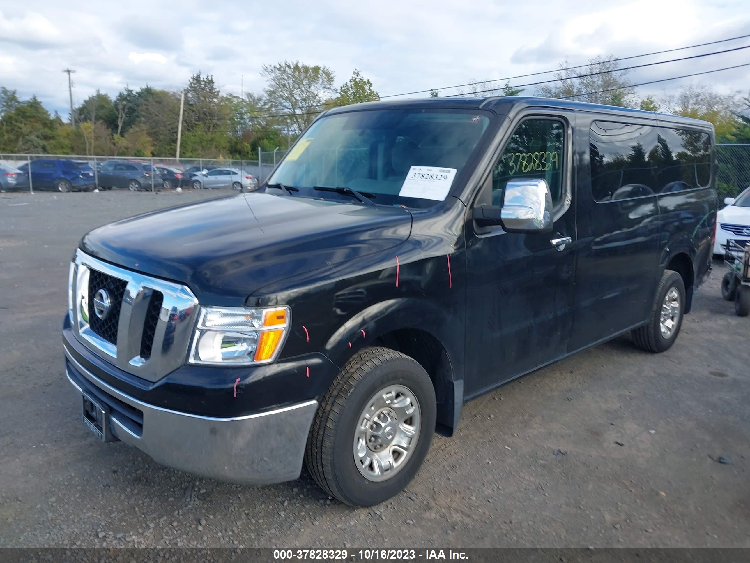 Photo 1 VIN: 5BZBF0AA0JN852416 - NISSAN NV PASSENGER 