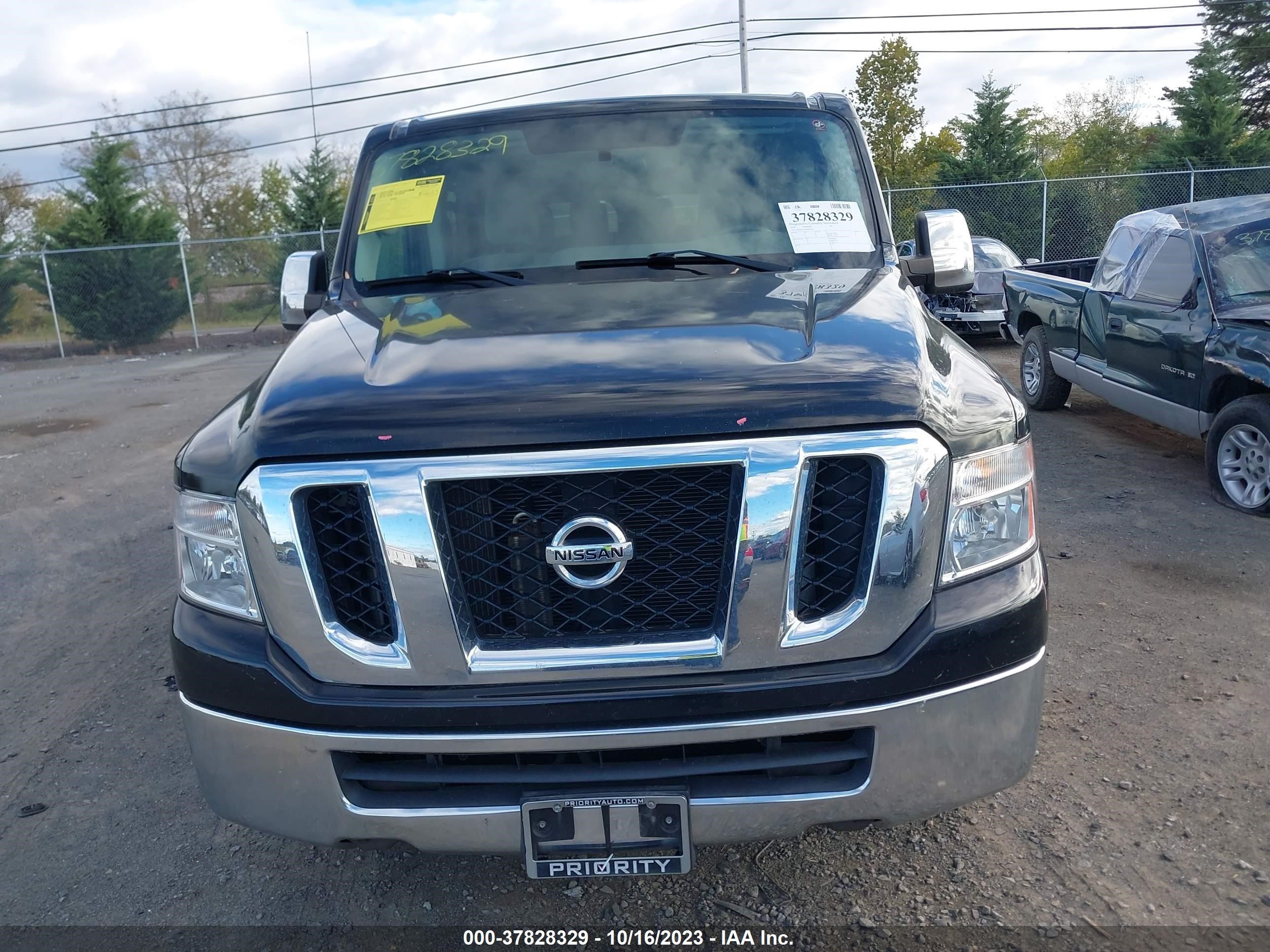 Photo 11 VIN: 5BZBF0AA0JN852416 - NISSAN NV PASSENGER 