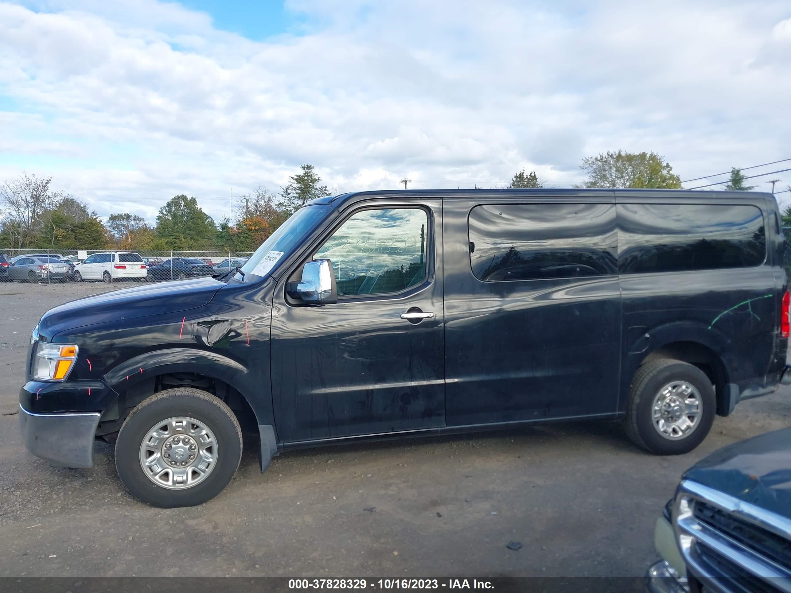 Photo 13 VIN: 5BZBF0AA0JN852416 - NISSAN NV PASSENGER 