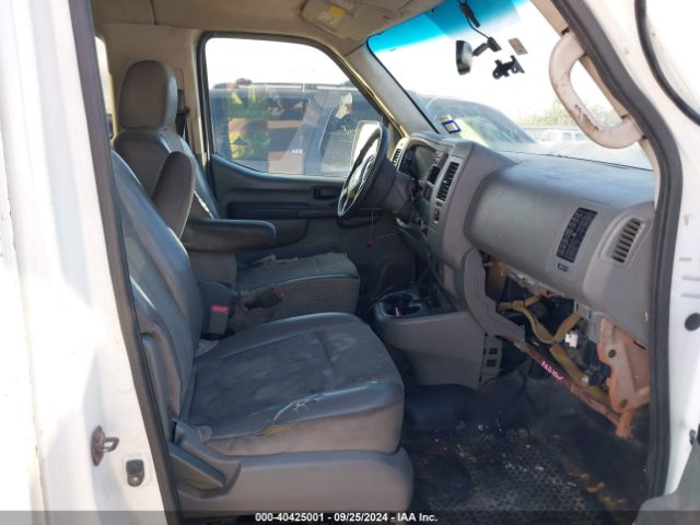 Photo 4 VIN: 5BZBF0AA2FN851405 - NISSAN NV 