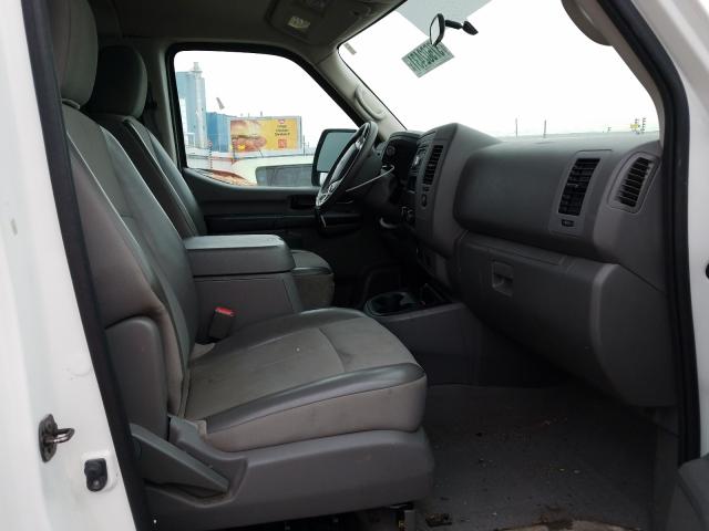 Photo 4 VIN: 5BZBF0AA8GN850616 - NISSAN NV 3500 S 