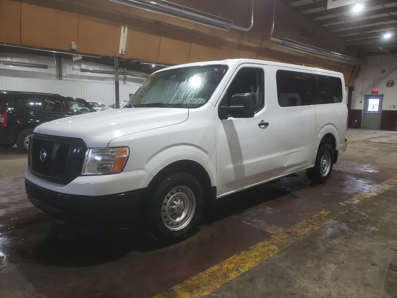 Photo 0 VIN: 5BZBF0AA9JN852799 - NISSAN NV 