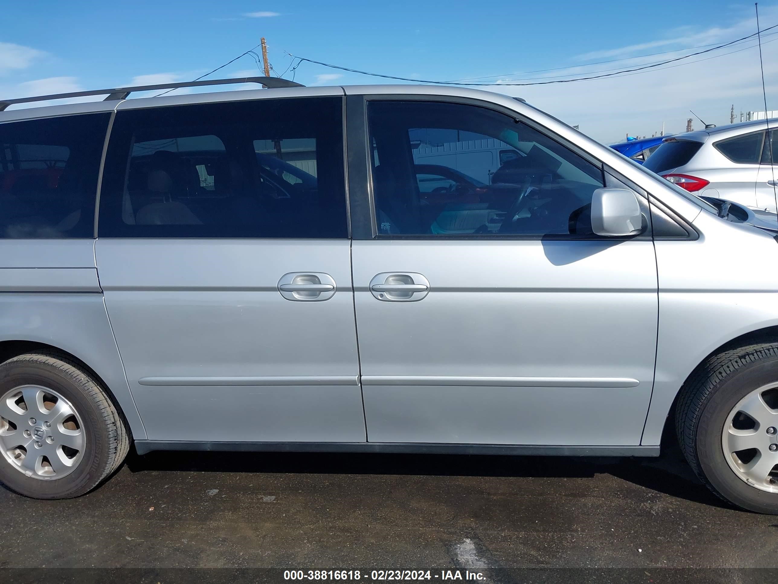 Photo 12 VIN: 5FNRL18003B062240 - HONDA ODYSSEY 