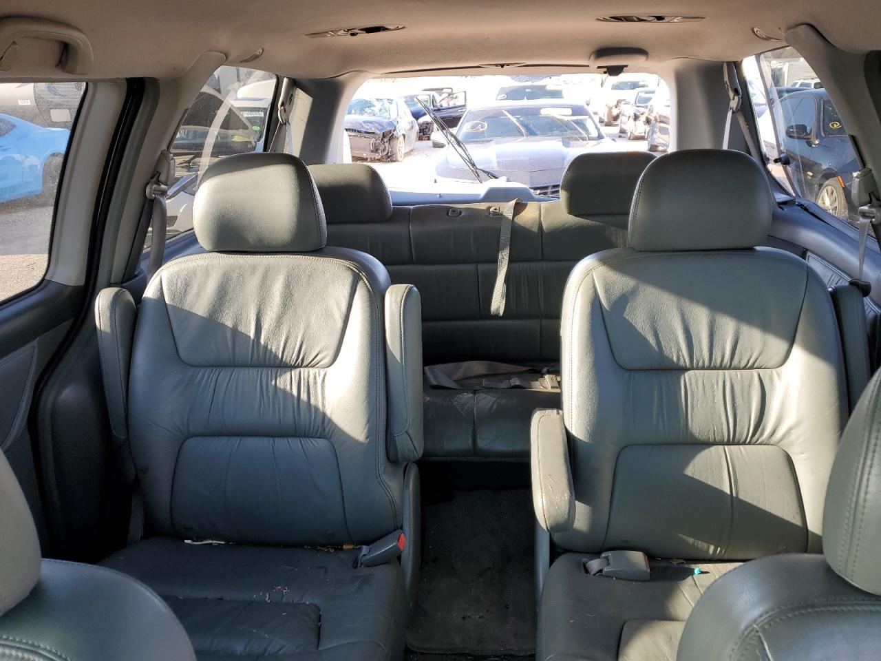 Photo 9 VIN: 5FNRL18042B025402 - HONDA ODYSSEY 