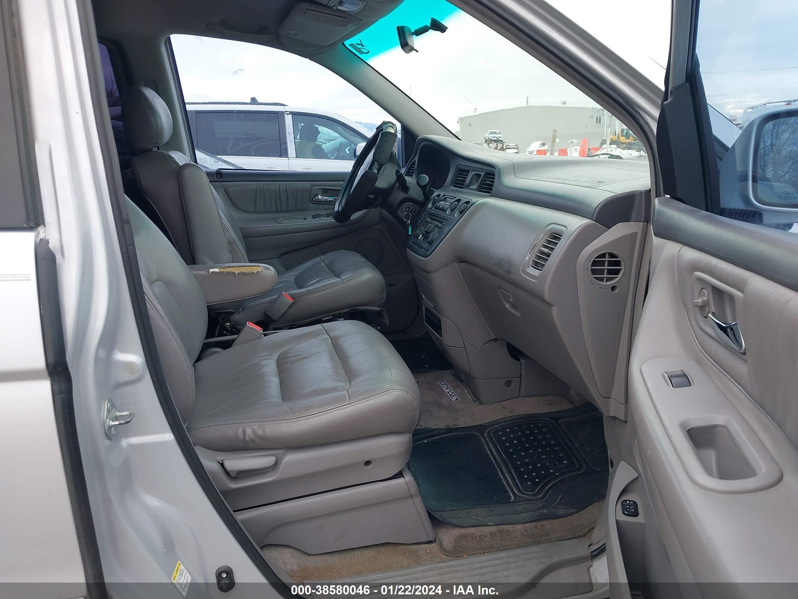 Photo 4 VIN: 5FNRL18043B135786 - HONDA ODYSSEY 