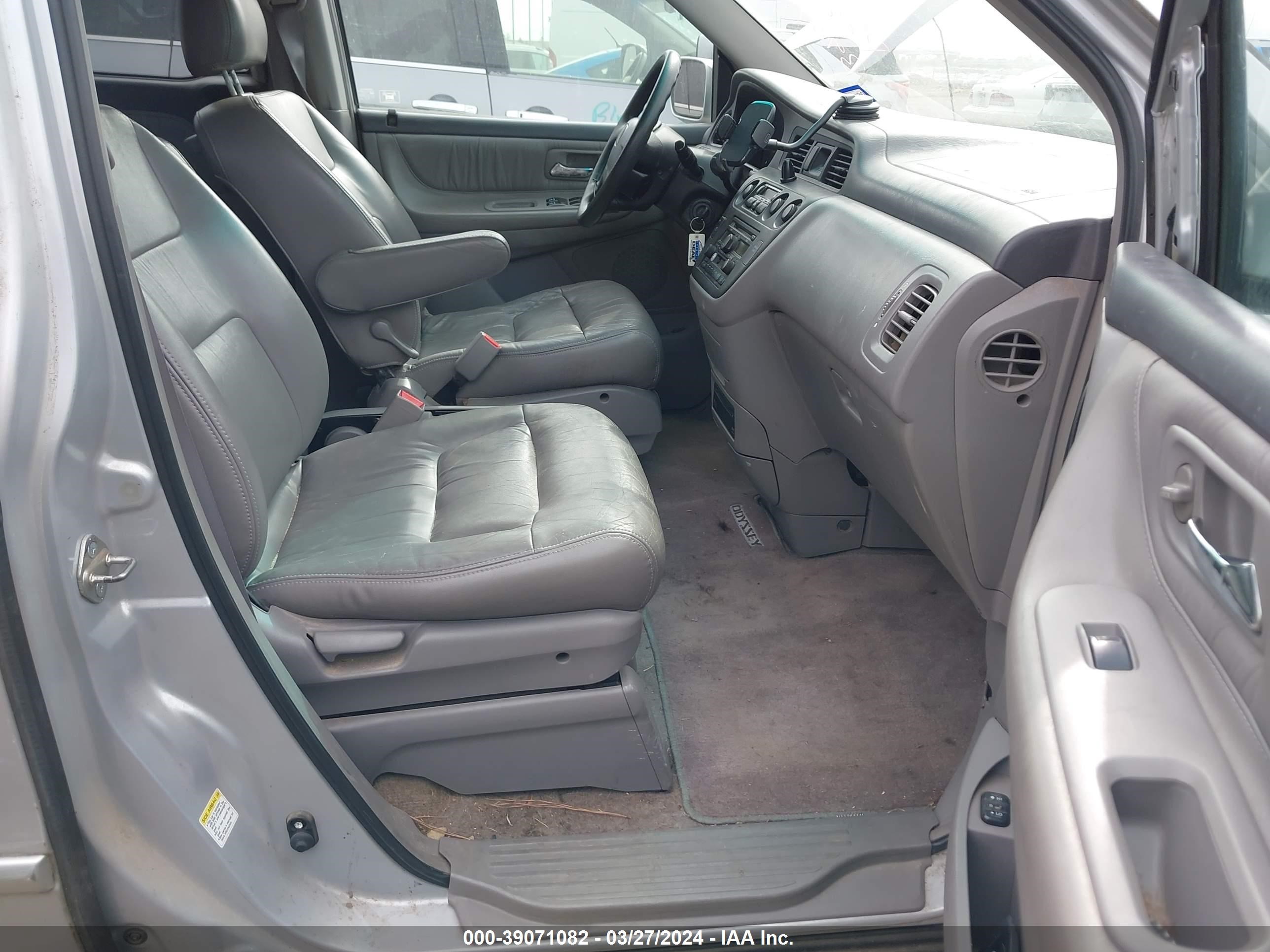 Photo 4 VIN: 5FNRL18083B139601 - HONDA ODYSSEY 