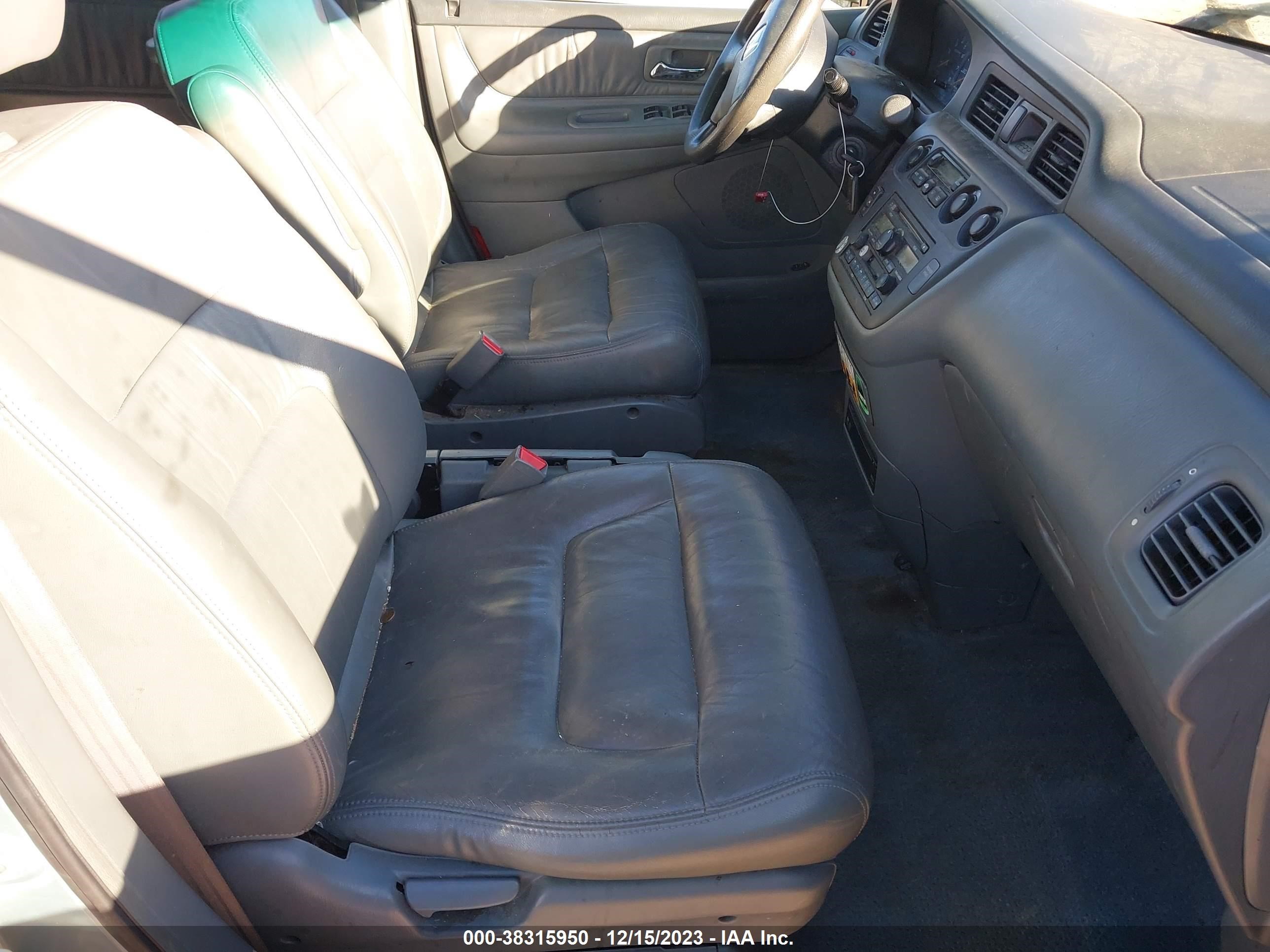 Photo 4 VIN: 5FNRL180X3B090899 - HONDA ODYSSEY 