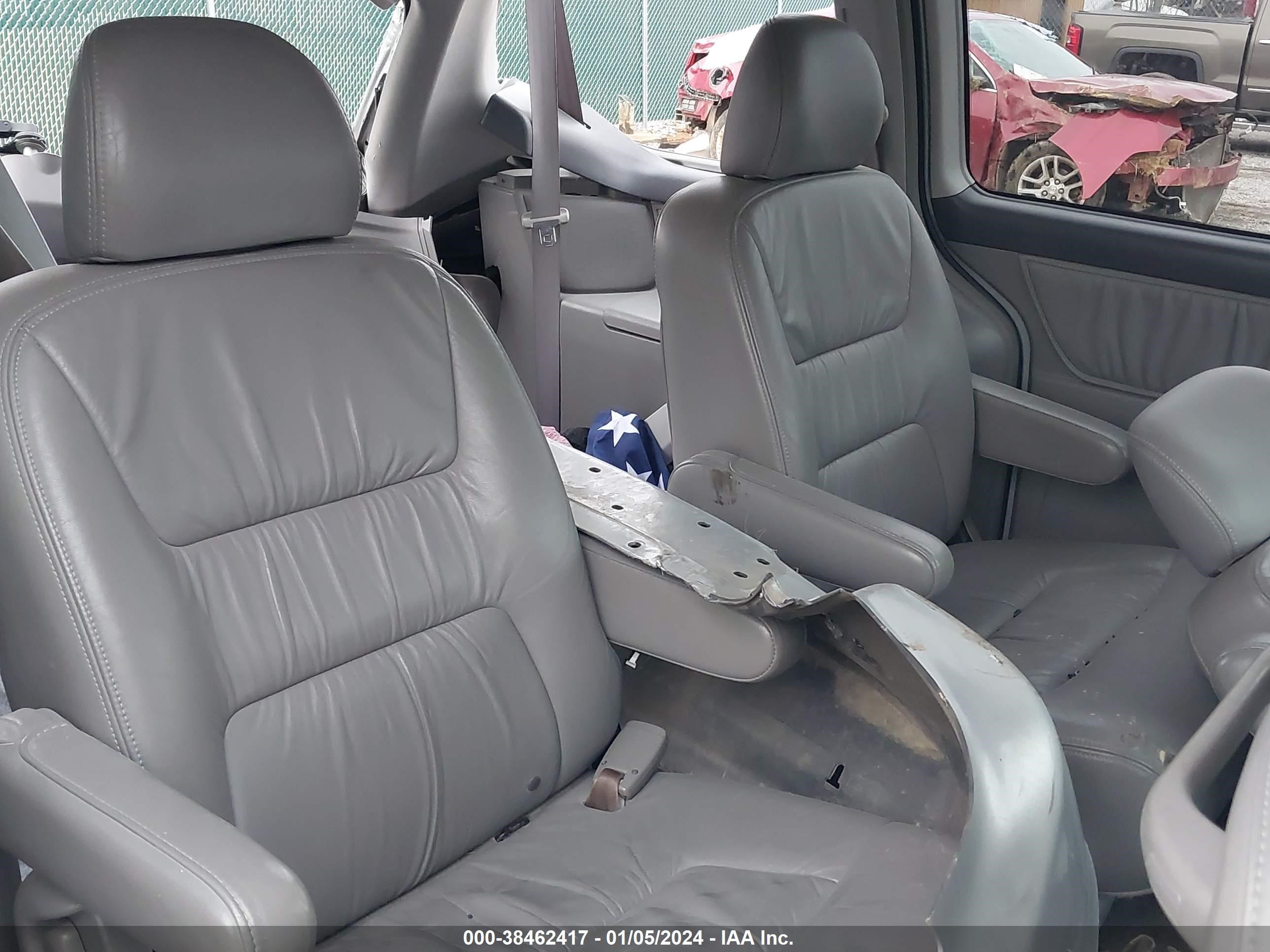 Photo 7 VIN: 5FNRL180X3B159946 - HONDA ODYSSEY 