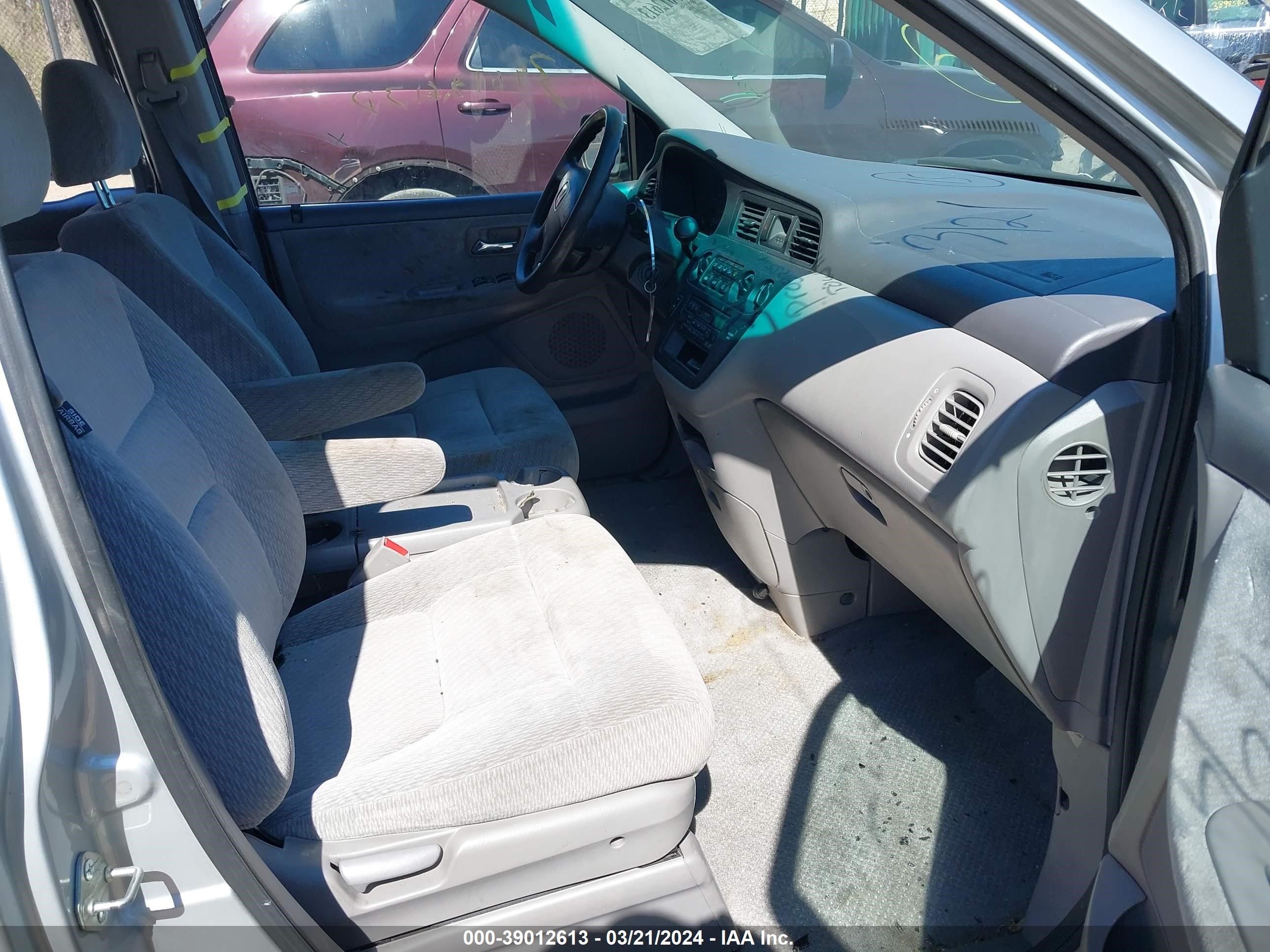 Photo 4 VIN: 5FNRL18584B008231 - HONDA ODYSSEY 