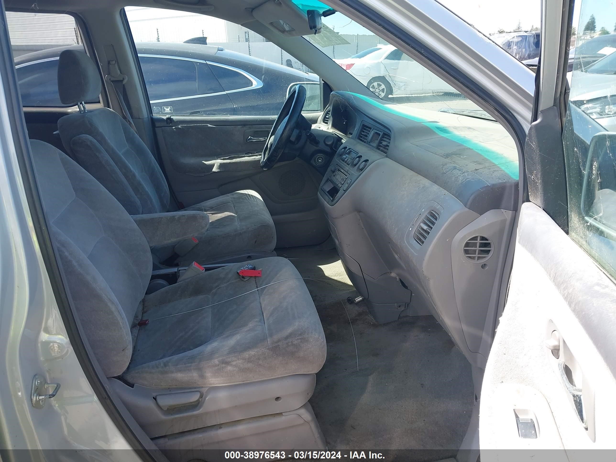 Photo 4 VIN: 5FNRL18602B049460 - HONDA ODYSSEY 